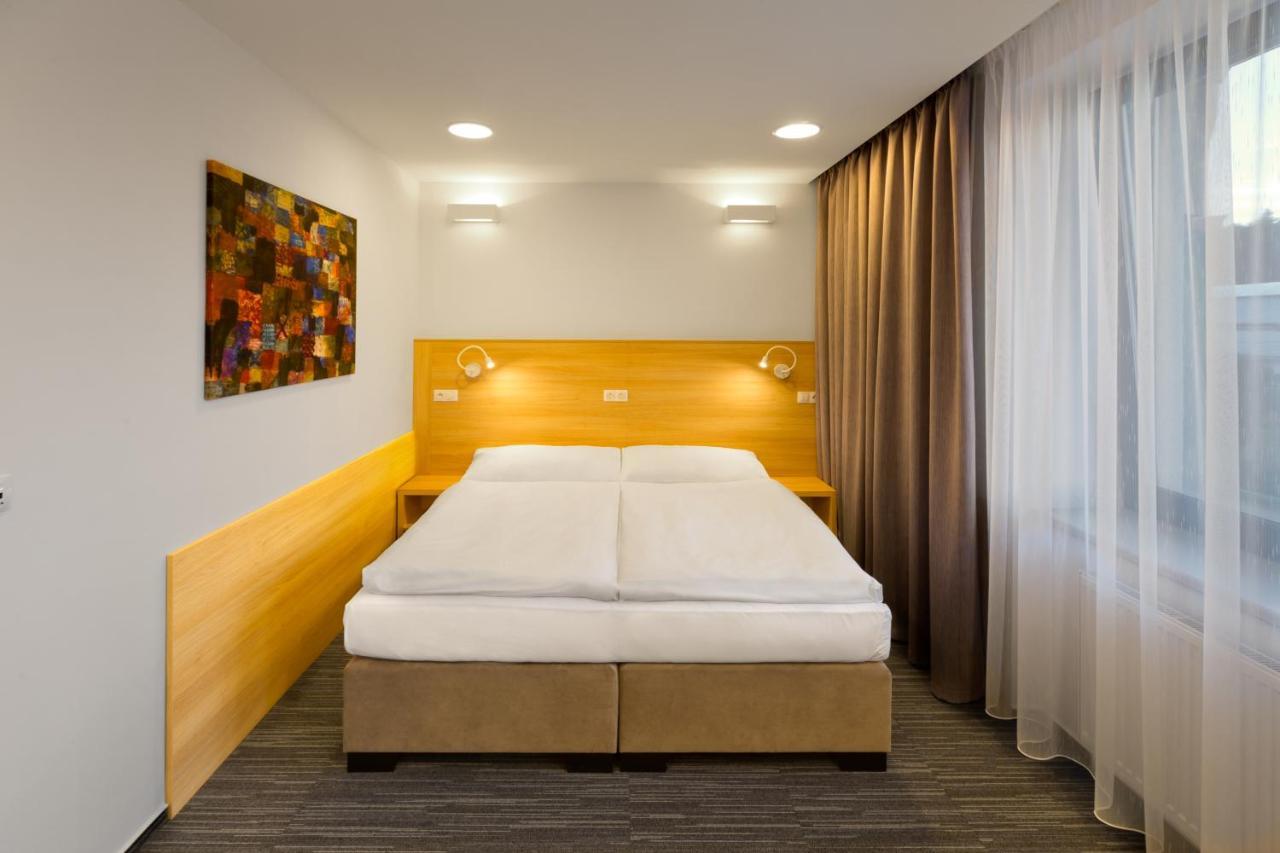 Ala Hotel Bystrice nad Pernstejnem Eksteriør billede