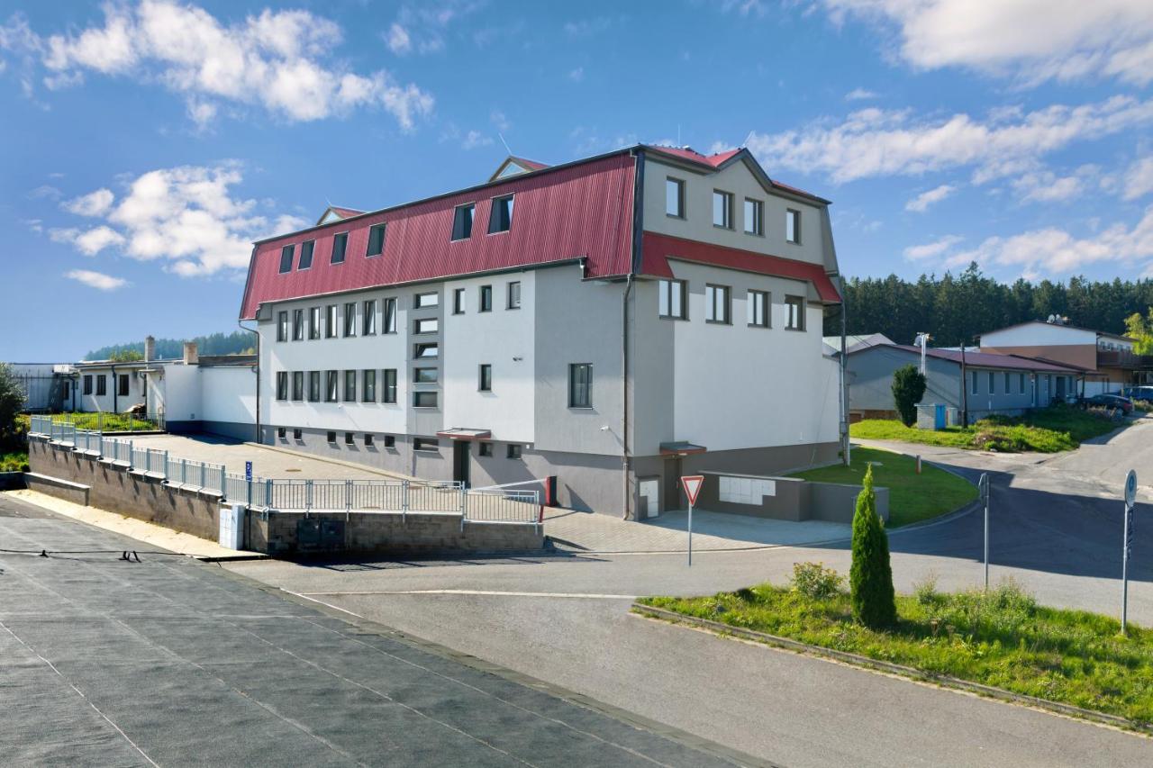 Ala Hotel Bystrice nad Pernstejnem Eksteriør billede